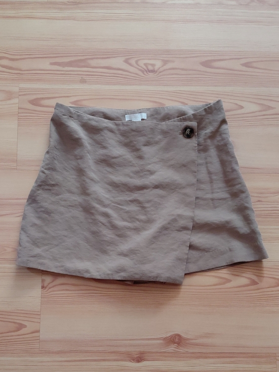 H&M Dresses & Skirts - H&M mini skort